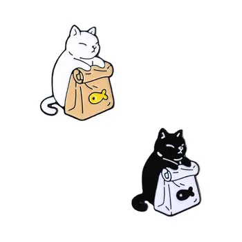 Подарък за деца значка щифт яка брошка черно бели котки сушена риба котка брошка ревера брошка емайл щифт брошки щифт