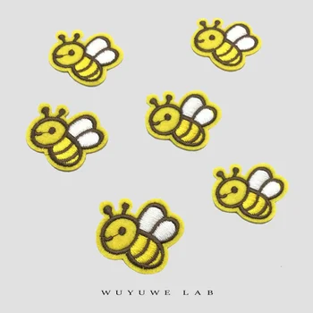 10pcs/lot Сладък жълт малко пчела бродирани лепенки за облекло желязо на дрехи Шевни ивици значка Апликации стикери Мотив
